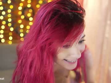 girl
        greeny_mat cam image #1751628