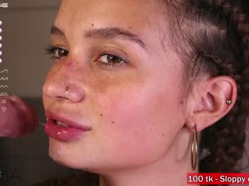 girl
        katymolly cam image #2087939