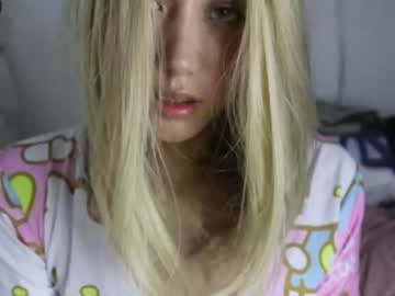 girl
        wendy_daniela cam image #2663303