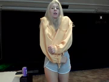 girl
        meggieshy cam image #473778