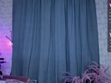 girl
        lika_moon cam image #271612