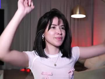 girl
        anniehillofficial_ cam image #6823023