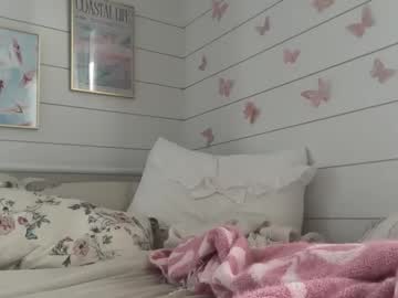 girl
        adorablair cam image #5902039