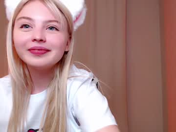 girl
        shy_blondiee cam image #839129