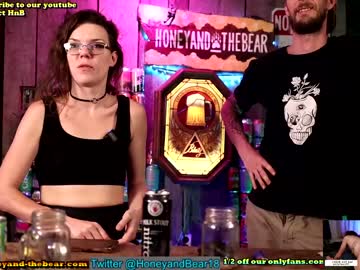 couple
        honeyand_thebear cam image #1020819