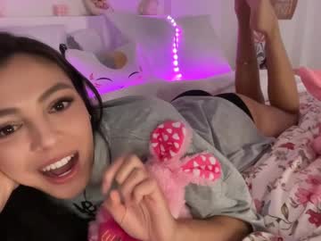 girl
        keirasworld cam image #6802197