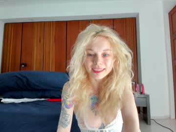 girl
        lovexxxpink cam image #1717631