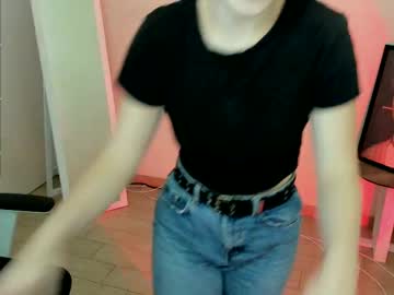 girl
        stasy_clapp cam image #4778370