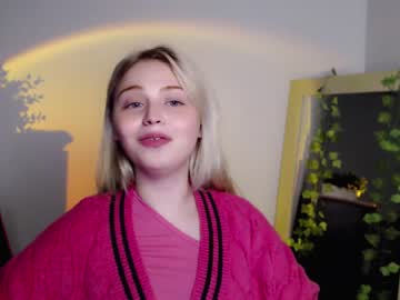 girl
        shy_blondiee cam image #910225