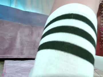 girl
        bewbimiya cam image #2105437