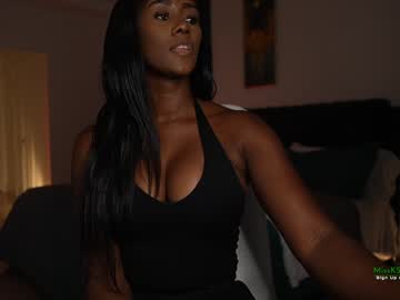 girl
        missksavage cam image #6455236