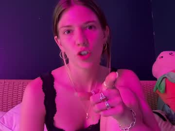 girl
        oliviahansleyy cam image #6725346
