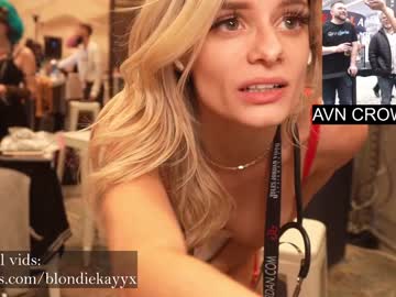 girl
        blondiekayy cam image #602245