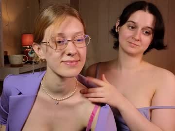 couple
        jitoon_exe cam image #4400172