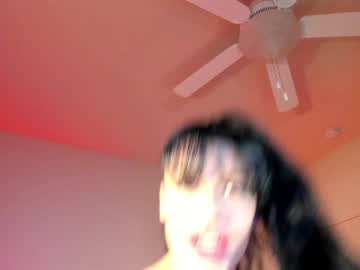 girl
        daisydeville cam image #214366