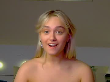 girl
        evi_wow cam image #1341708