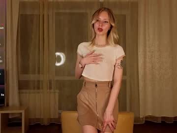 girl
        lynettedendy cam image #6871371