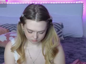 girl
        small_blondee cam image #6183266