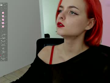 girl
        red_bestie_ cam image #5355394