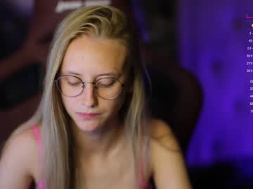 girl
        angeellina cam image #2043804