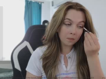 girl
        small_blondee cam image #4412433