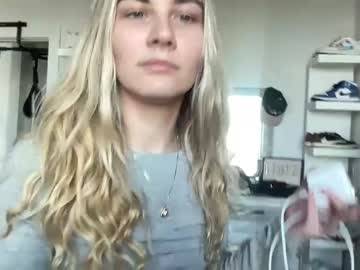 girl
        princesslillyann cam image #3150905