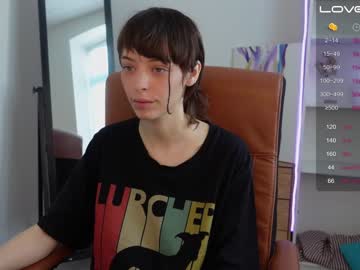 girl
        agelina_summer cam image #1509839