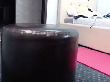 girl
        carmela_fox cam image #160223