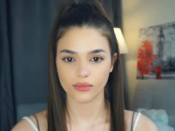 girl
        zarabeamer cam image #6771348