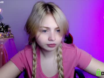 girl
        shy_blondiee cam image #1039638