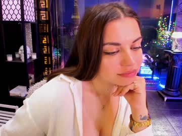 girl
        alma_pearl cam image #1753944