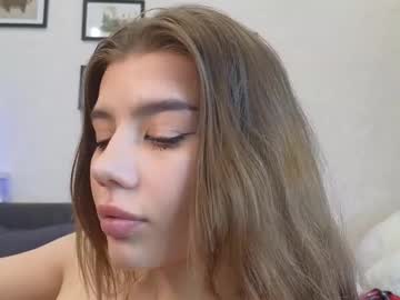 girl
        jenie_fire cam image #6720023