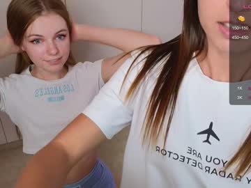girl
        look_at_show cam image #2214614