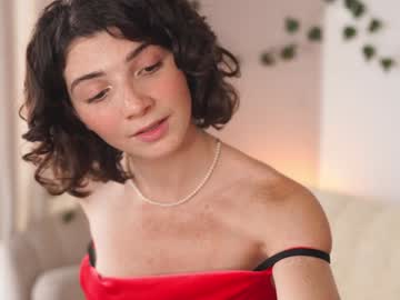 girl
        you_fell_in_love cam image #5446492