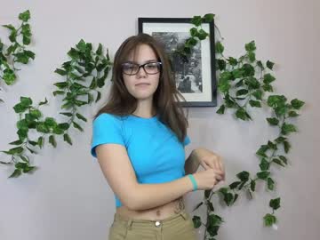 girl
        teresabriggs cam image #2242162