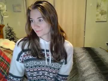 girl
        katynowhere cam image #5645346