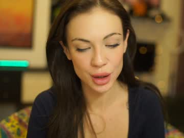 girl
        melodymate cam image #456022