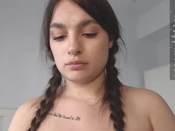 girl
        jessiexxi cam image #5423932
