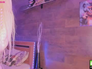 girl
        yolandabertha cam image #1132422
