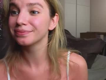 girl
        selfish_ashley cam image #4399487