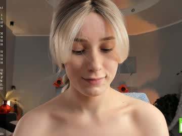 girl
        margarethowell cam image #5266902