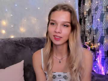 girl
        sharonmorgans cam image #525299