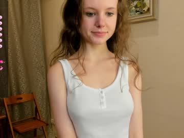 girl
        maryrogersa cam image #2300101