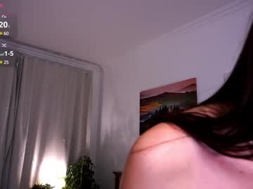girl
        henriettaheldreth cam image #6100655