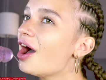 girl
        katymolly cam image #1971177