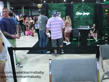 girl
        sweetkarmababy cam image #1973036