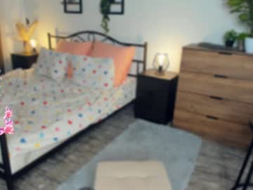 girl
        _g1ltter_ cam image #6293945