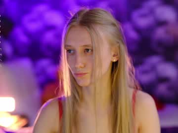 girl
        angeellina cam image #3338245