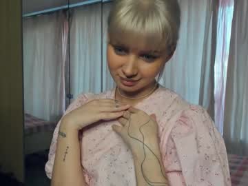 girl
        melissacarterr cam image #482352