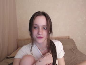 girl
        fflloowweerr cam image #1856464